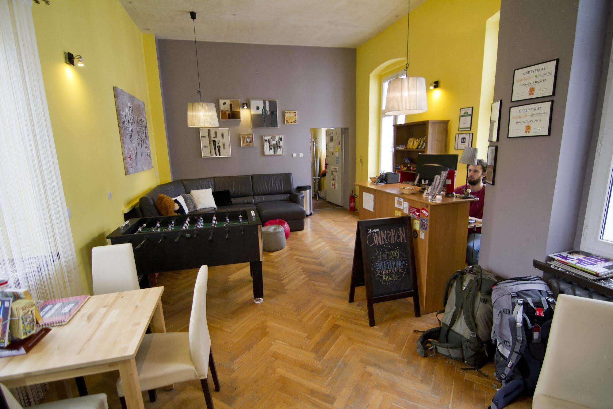 Cinnamon Hostel Wrocław Exterior foto